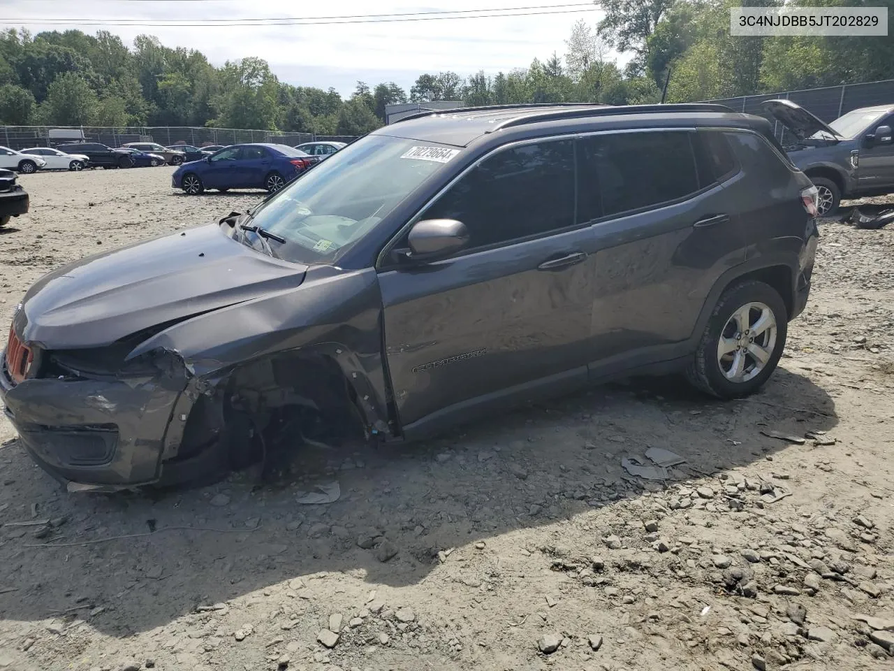 3C4NJDBB5JT202829 2018 Jeep Compass Latitude