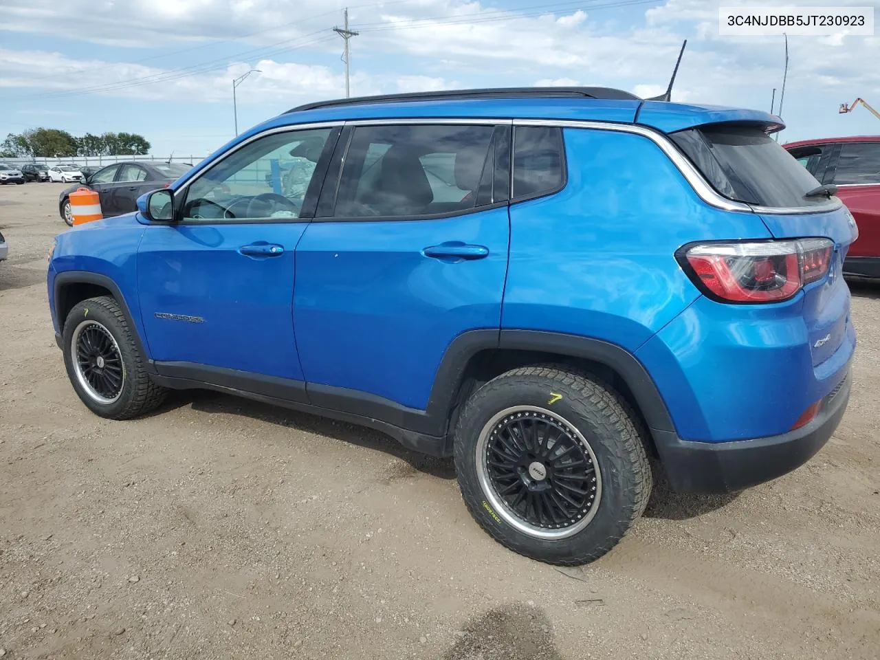 2018 Jeep Compass Latitude VIN: 3C4NJDBB5JT230923 Lot: 70464134