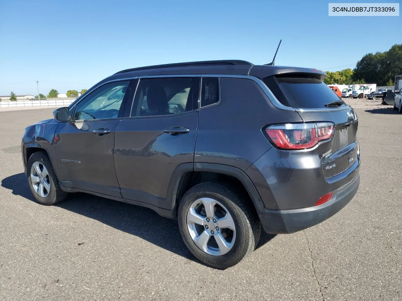 2018 Jeep Compass Latitude VIN: 3C4NJDBB7JT333096 Lot: 72570214