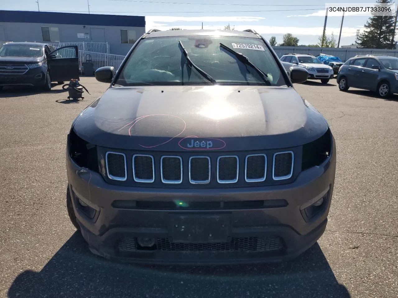 2018 Jeep Compass Latitude VIN: 3C4NJDBB7JT333096 Lot: 72570214