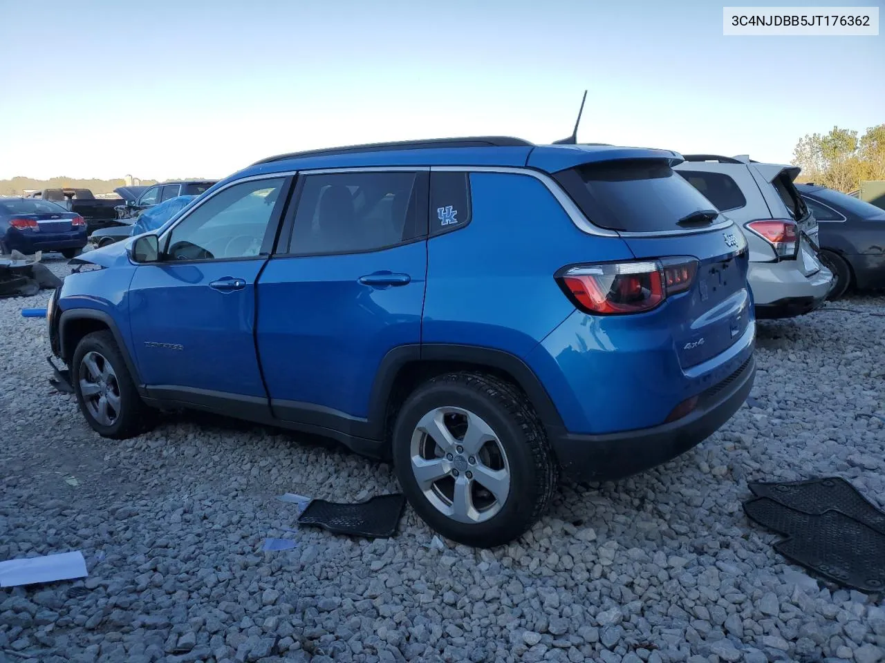 3C4NJDBB5JT176362 2018 Jeep Compass Latitude