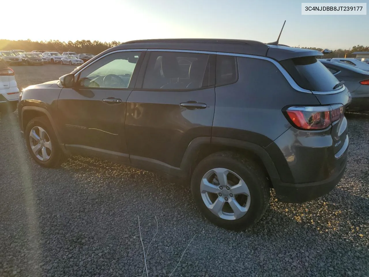 3C4NJDBB8JT239177 2018 Jeep Compass Latitude