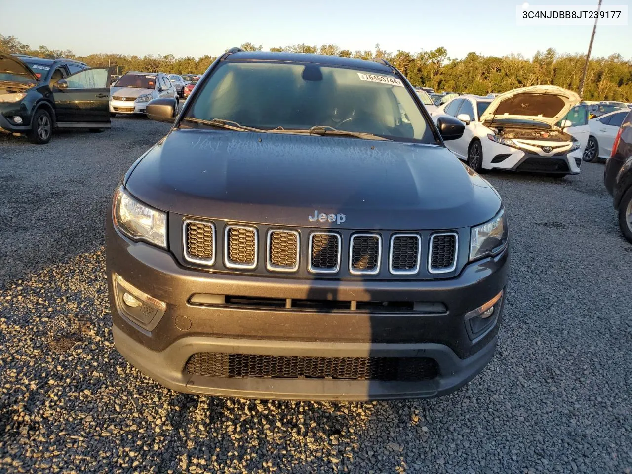 2018 Jeep Compass Latitude VIN: 3C4NJDBB8JT239177 Lot: 76453744