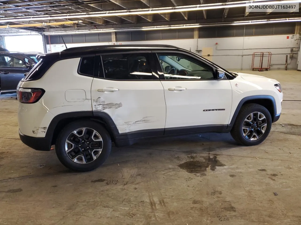 3C4NJDDB0JT163497 2018 Jeep Compass Trailhawk