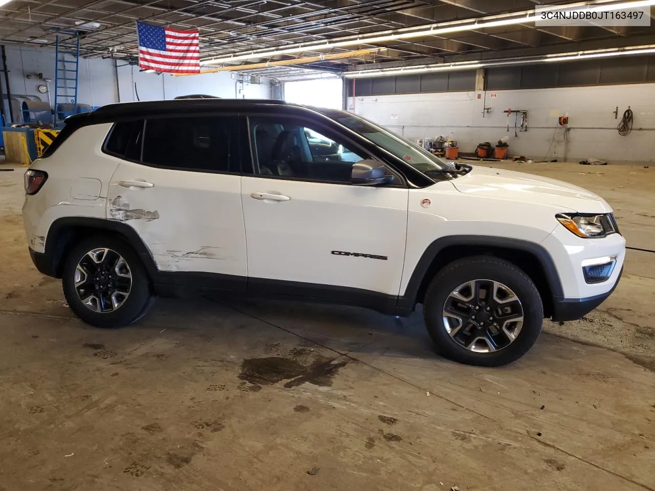 3C4NJDDB0JT163497 2018 Jeep Compass Trailhawk