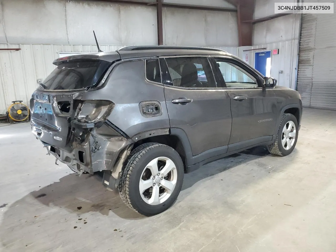 2018 Jeep Compass Latitude VIN: 3C4NJDBB1JT457509 Lot: 79692454