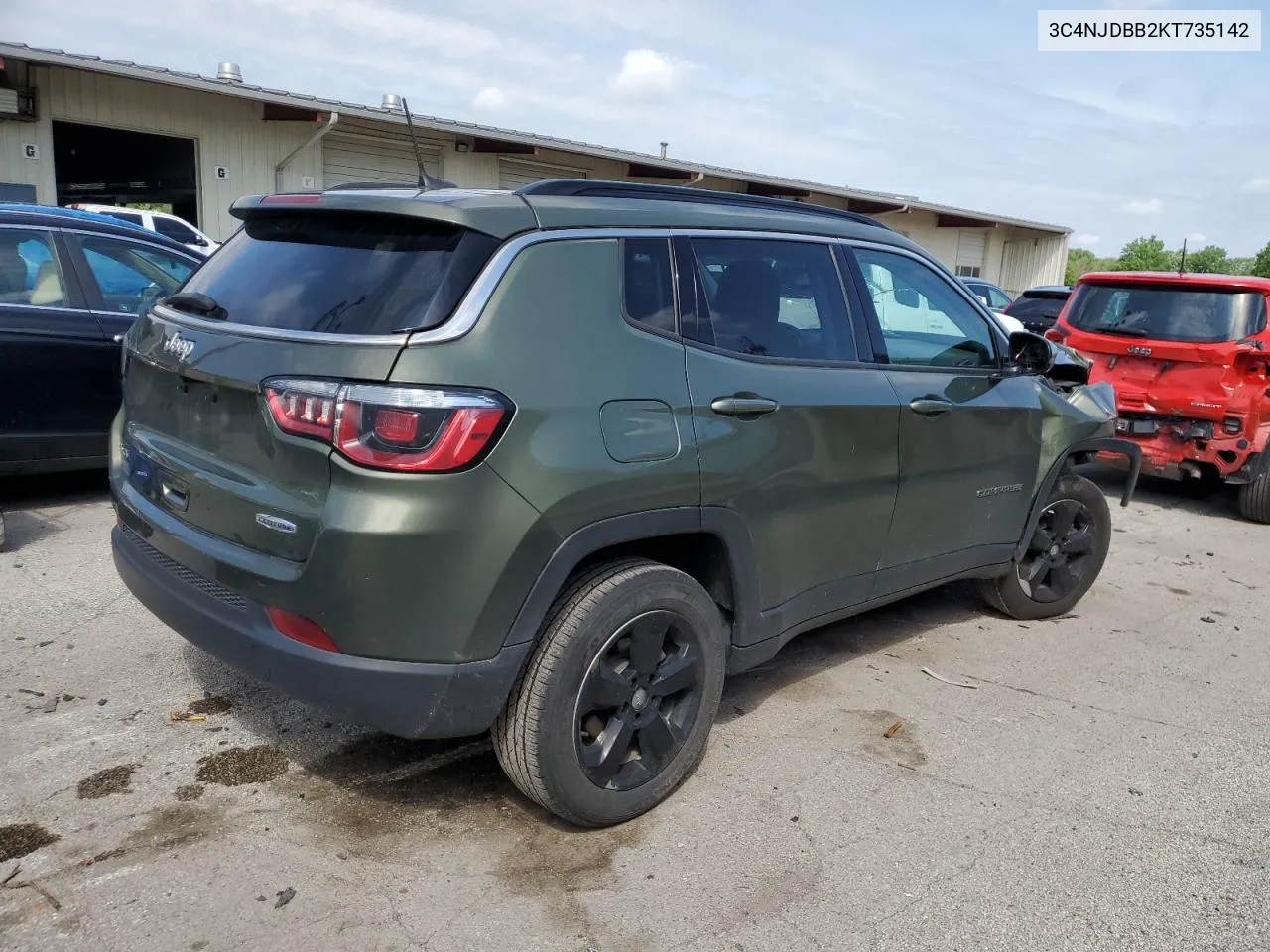 3C4NJDBB2KT735142 2019 Jeep Compass Latitude