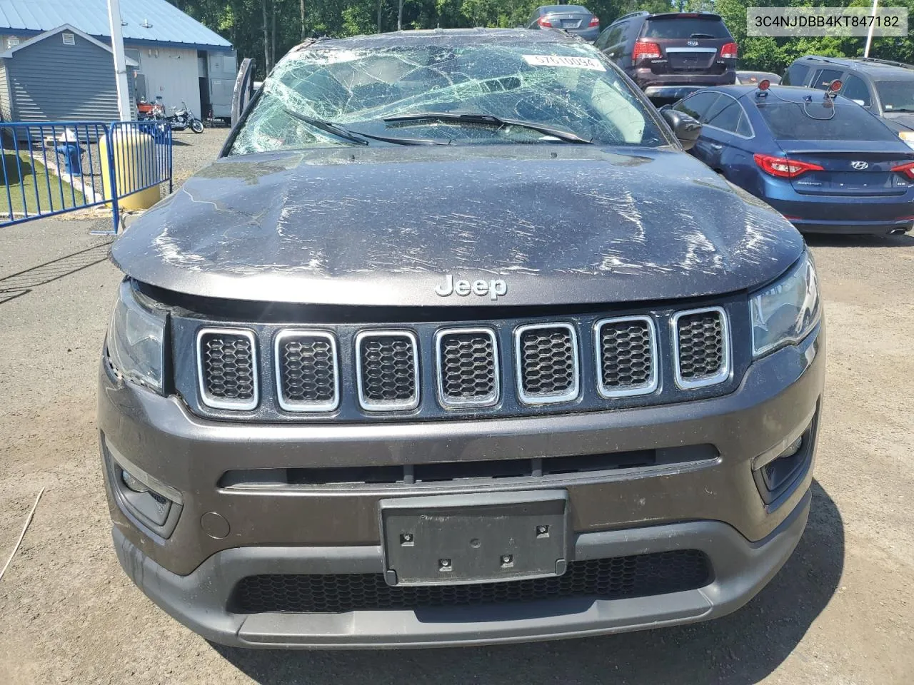 2019 Jeep Compass Latitude VIN: 3C4NJDBB4KT847182 Lot: 57610094