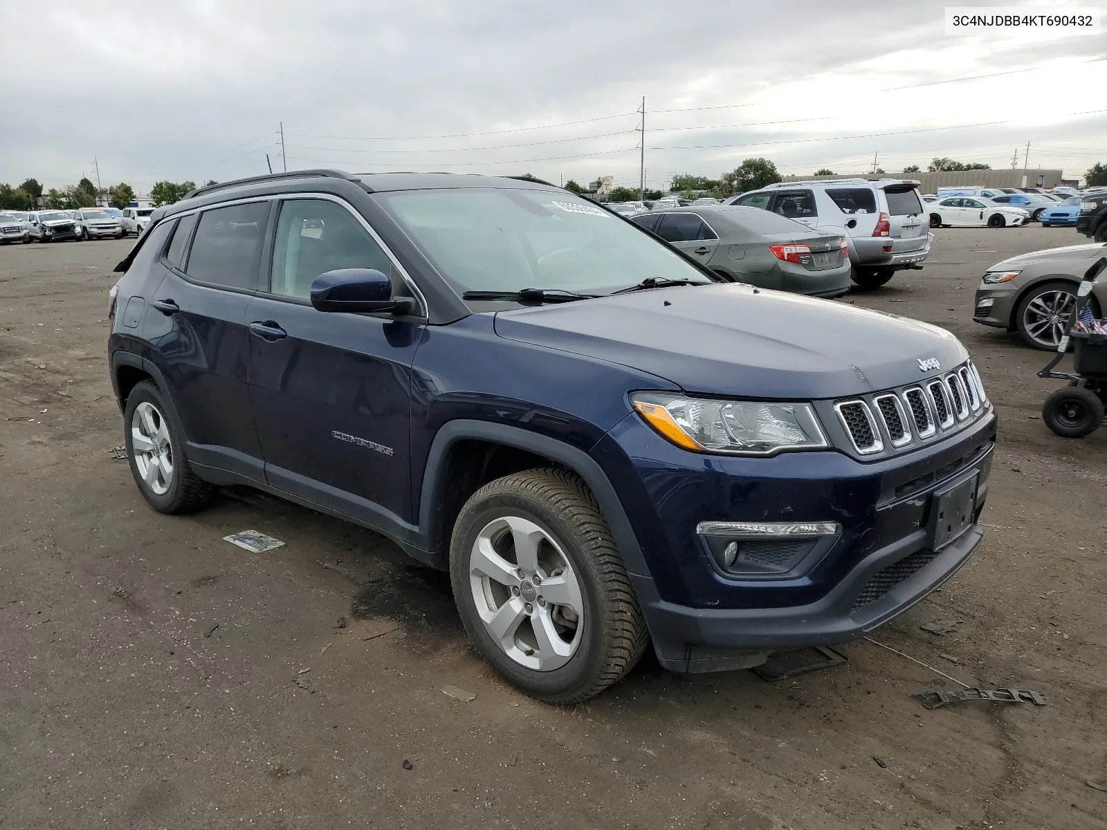 2019 Jeep Compass Latitude VIN: 3C4NJDBB4KT690432 Lot: 60336484