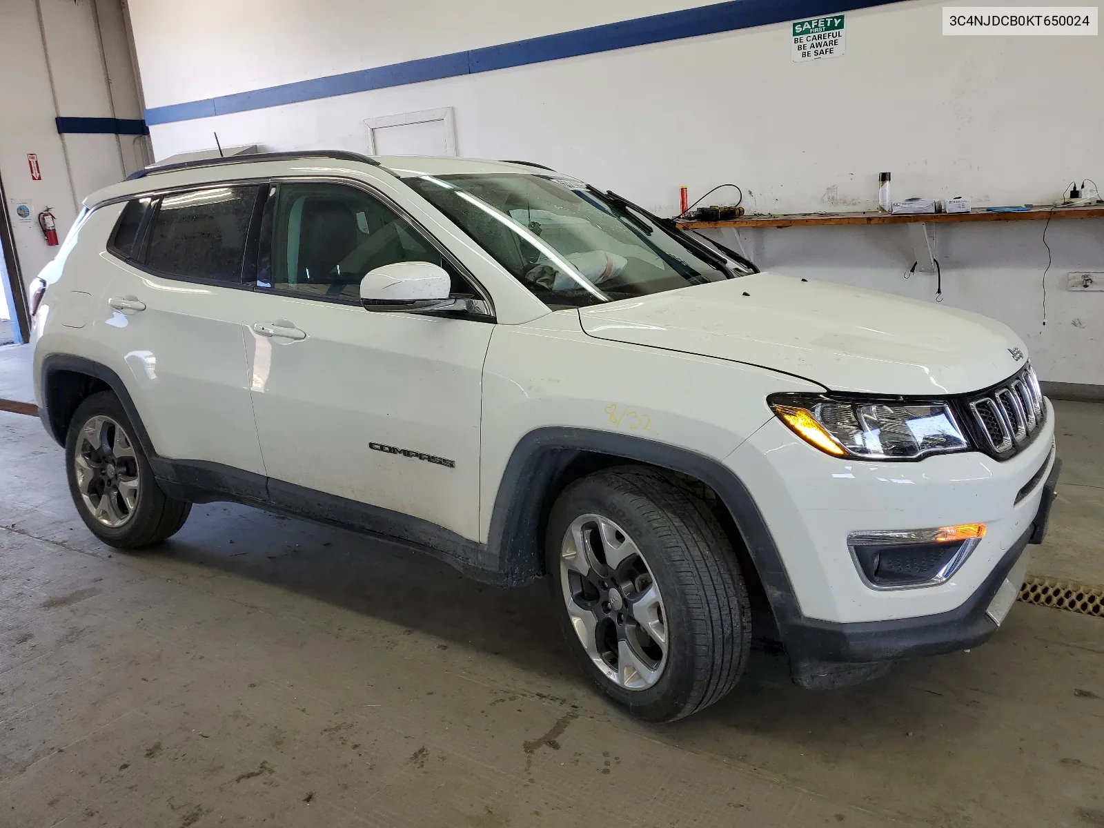 3C4NJDCB0KT650024 2019 Jeep Compass Limited