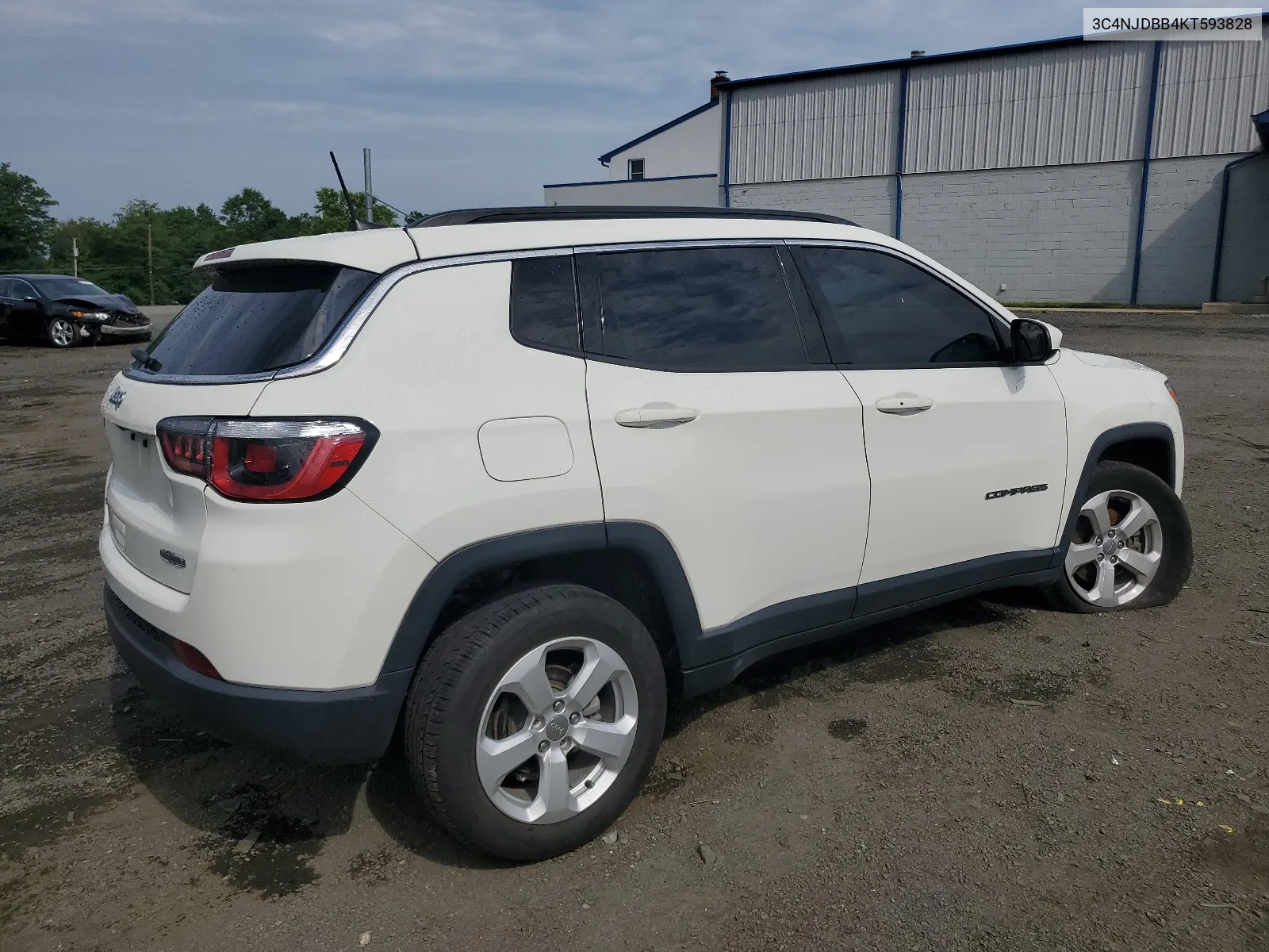 2019 Jeep Compass Latitude VIN: 3C4NJDBB4KT593828 Lot: 63539984