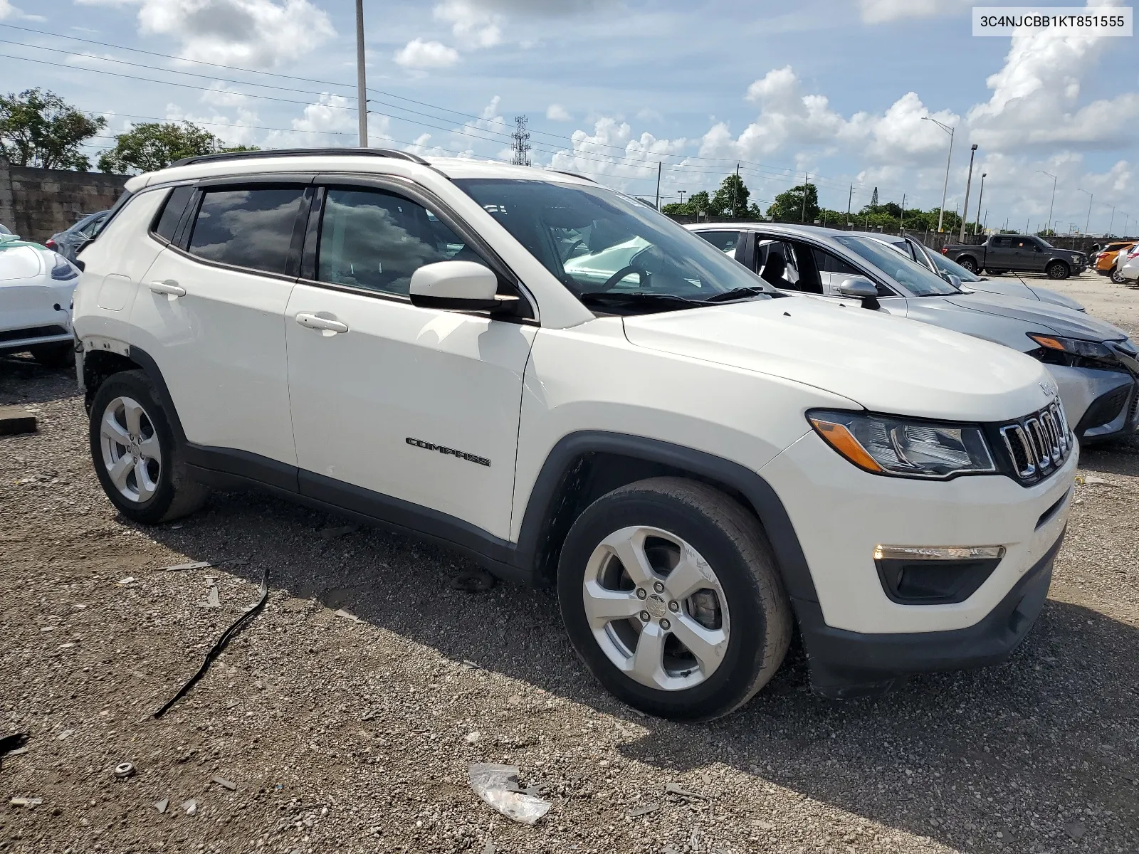 2019 Jeep Compass Latitude VIN: 3C4NJCBB1KT851555 Lot: 65635584