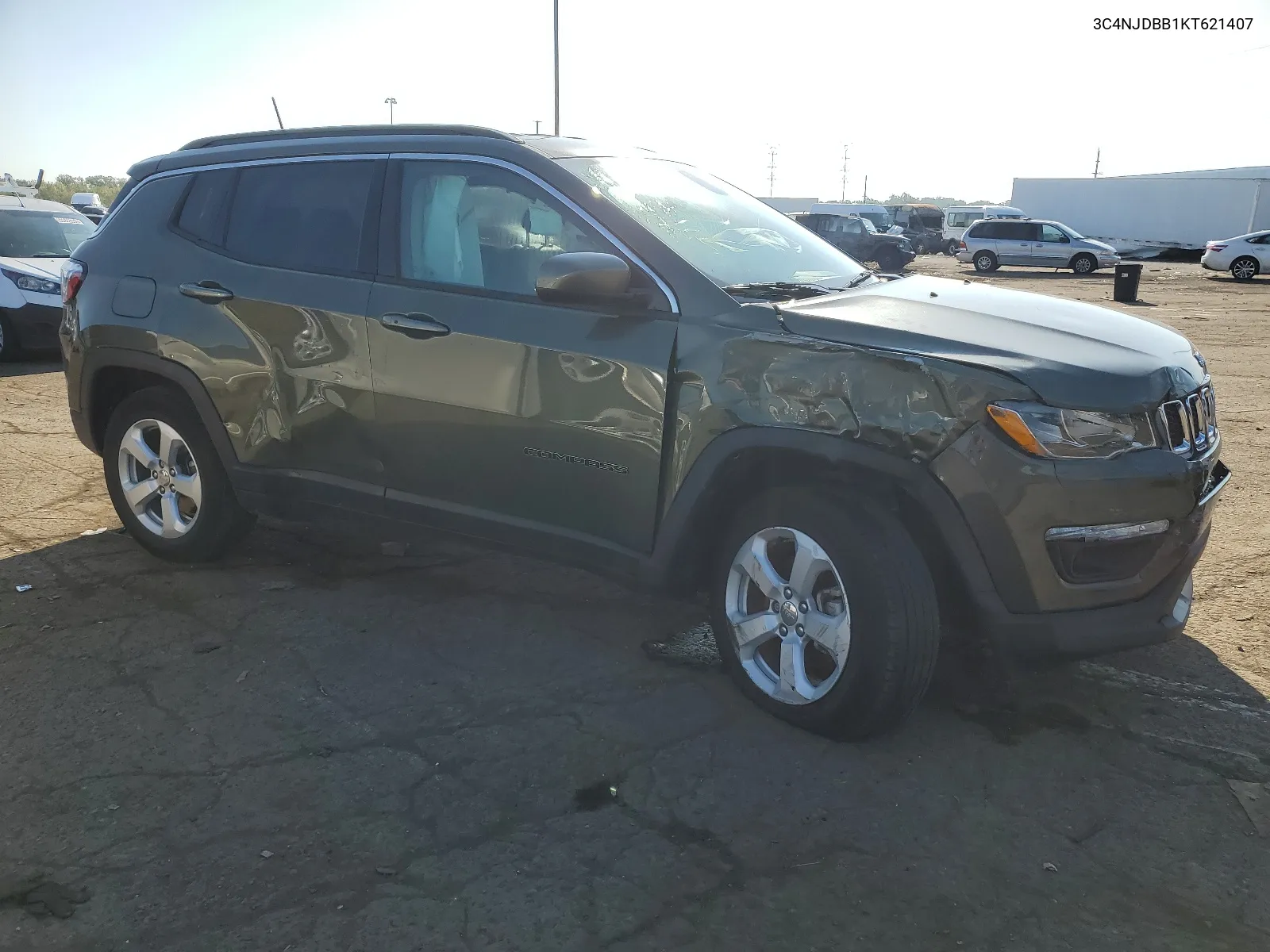 2019 Jeep Compass Latitude VIN: 3C4NJDBB1KT621407 Lot: 67995424