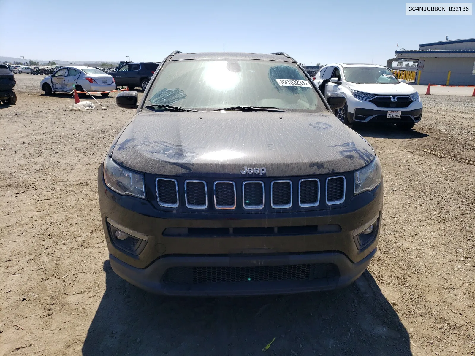 3C4NJCBB0KT832186 2019 Jeep Compass Latitude