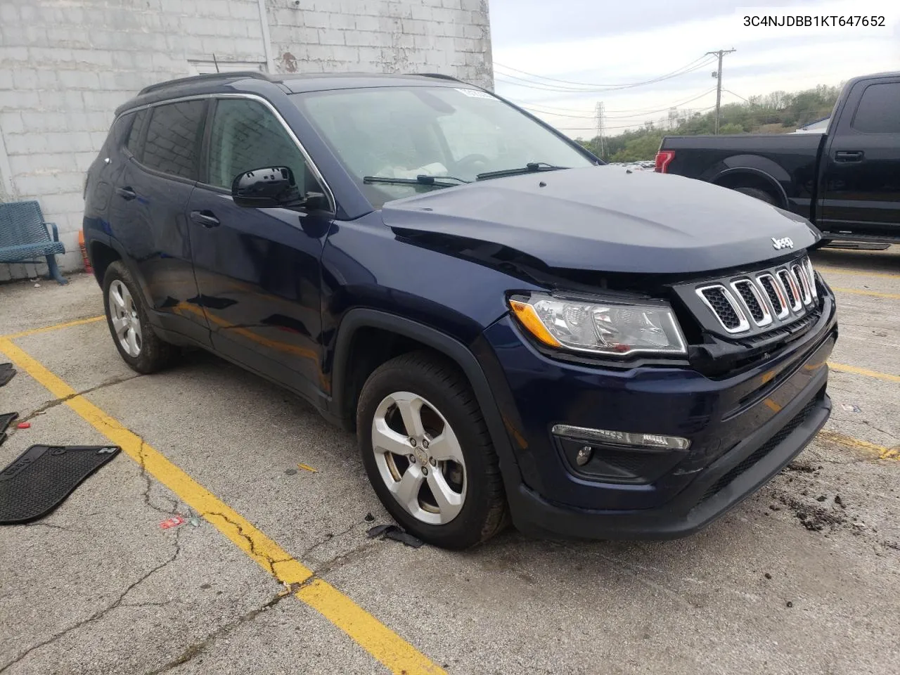 2019 Jeep Compass Latitude VIN: 3C4NJDBB1KT647652 Lot: 73183364