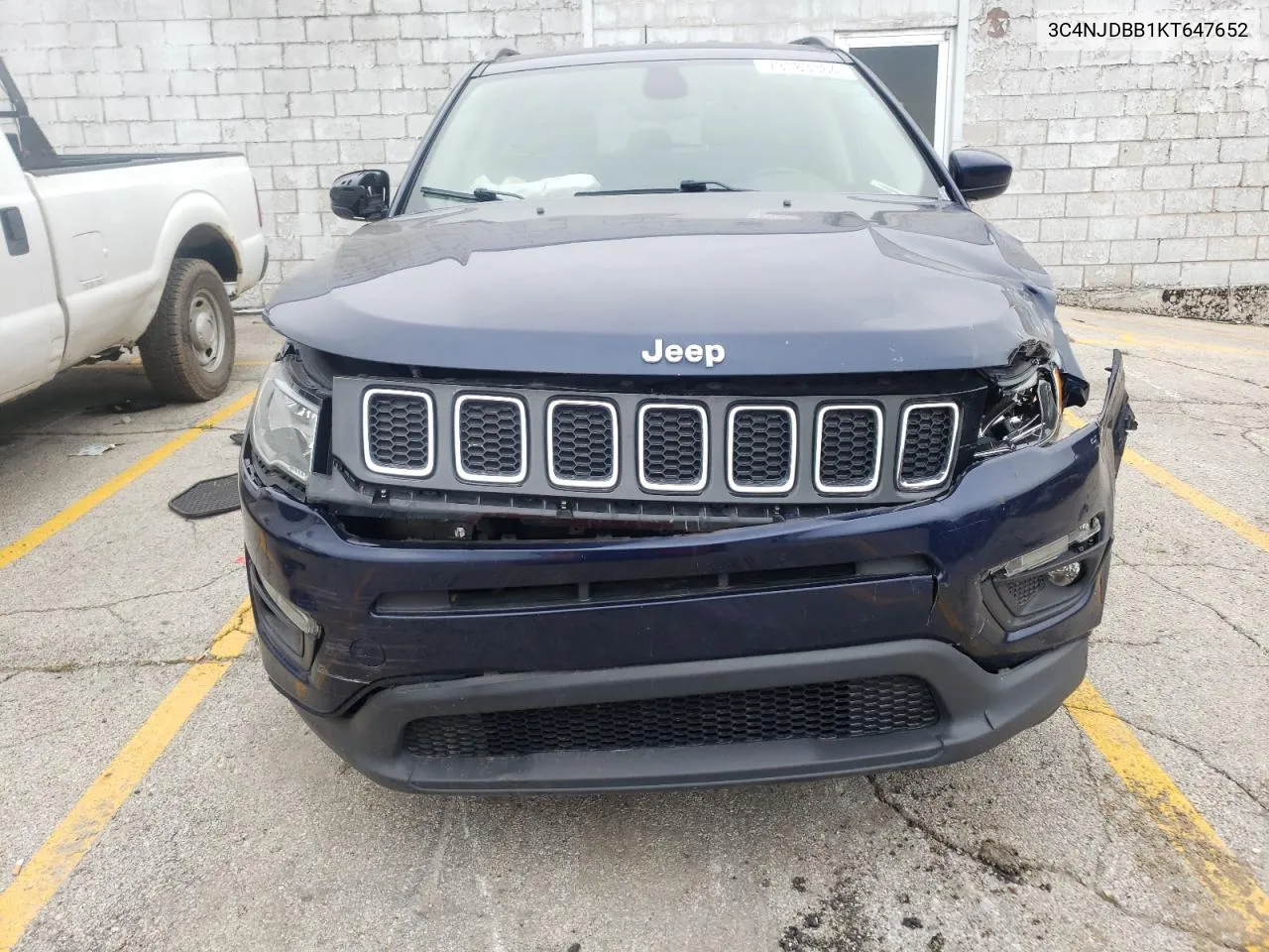 3C4NJDBB1KT647652 2019 Jeep Compass Latitude