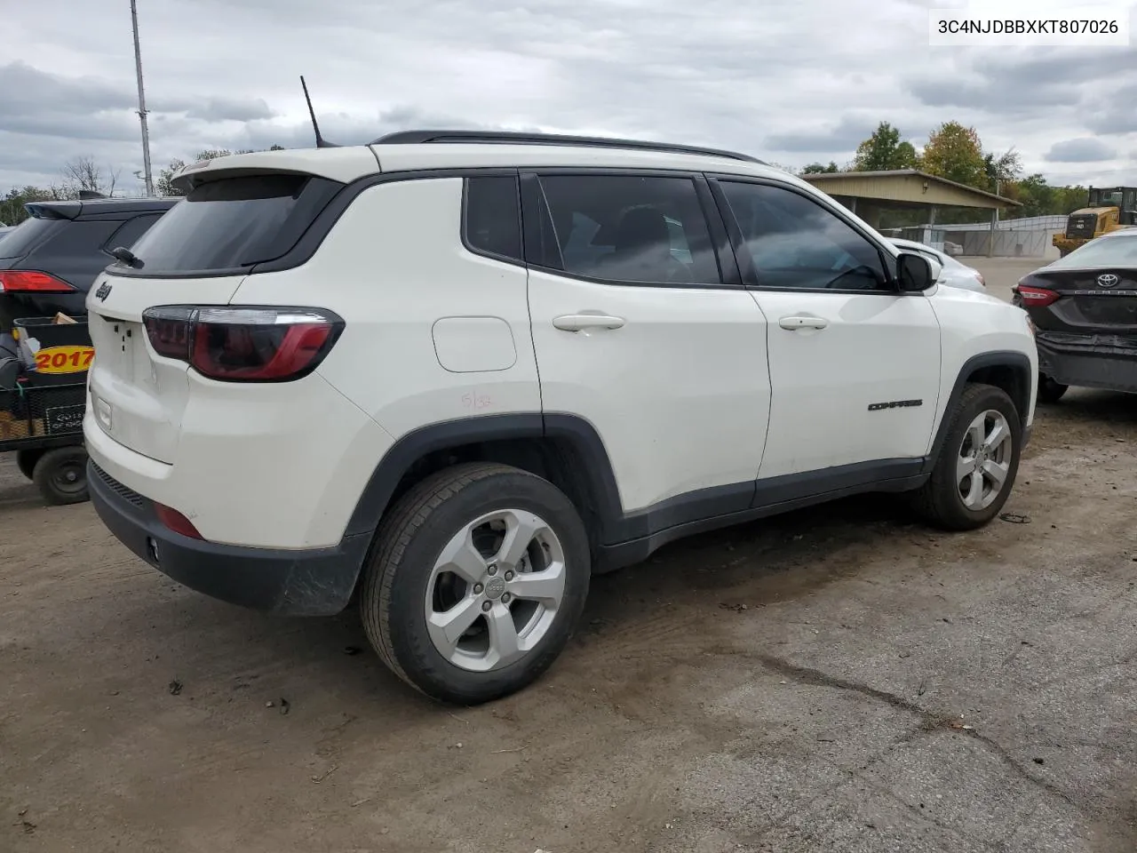 2019 Jeep Compass Latitude VIN: 3C4NJDBBXKT807026 Lot: 73636454