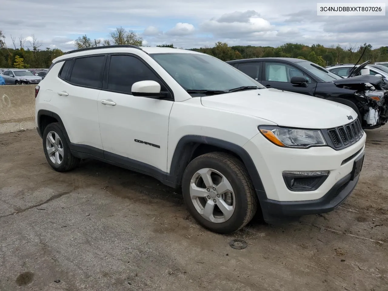 2019 Jeep Compass Latitude VIN: 3C4NJDBBXKT807026 Lot: 73636454