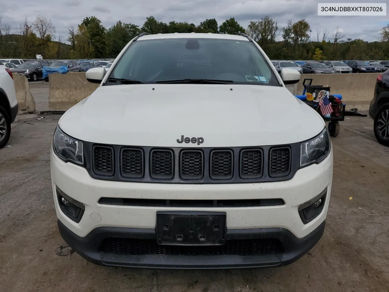 2019 Jeep Compass Latitude VIN: 3C4NJDBBXKT807026 Lot: 73636454