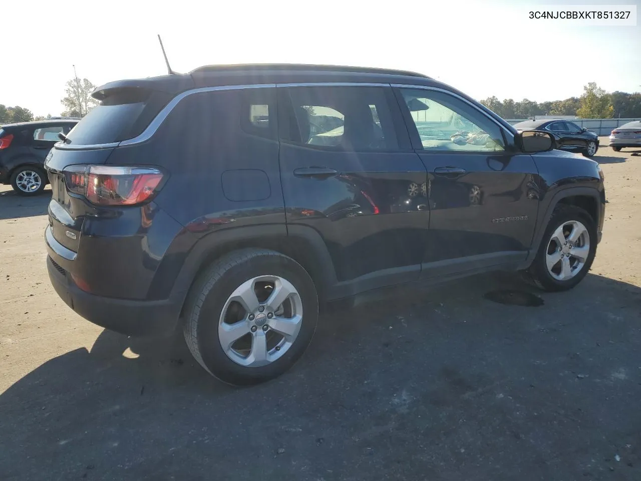 3C4NJCBBXKT851327 2019 Jeep Compass Latitude