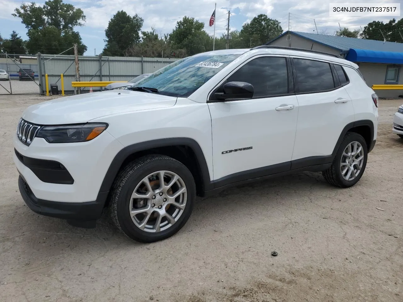 2022 Jeep Compass Latitude Lux VIN: 3C4NJDFB7NT237517 Lot: 62436784