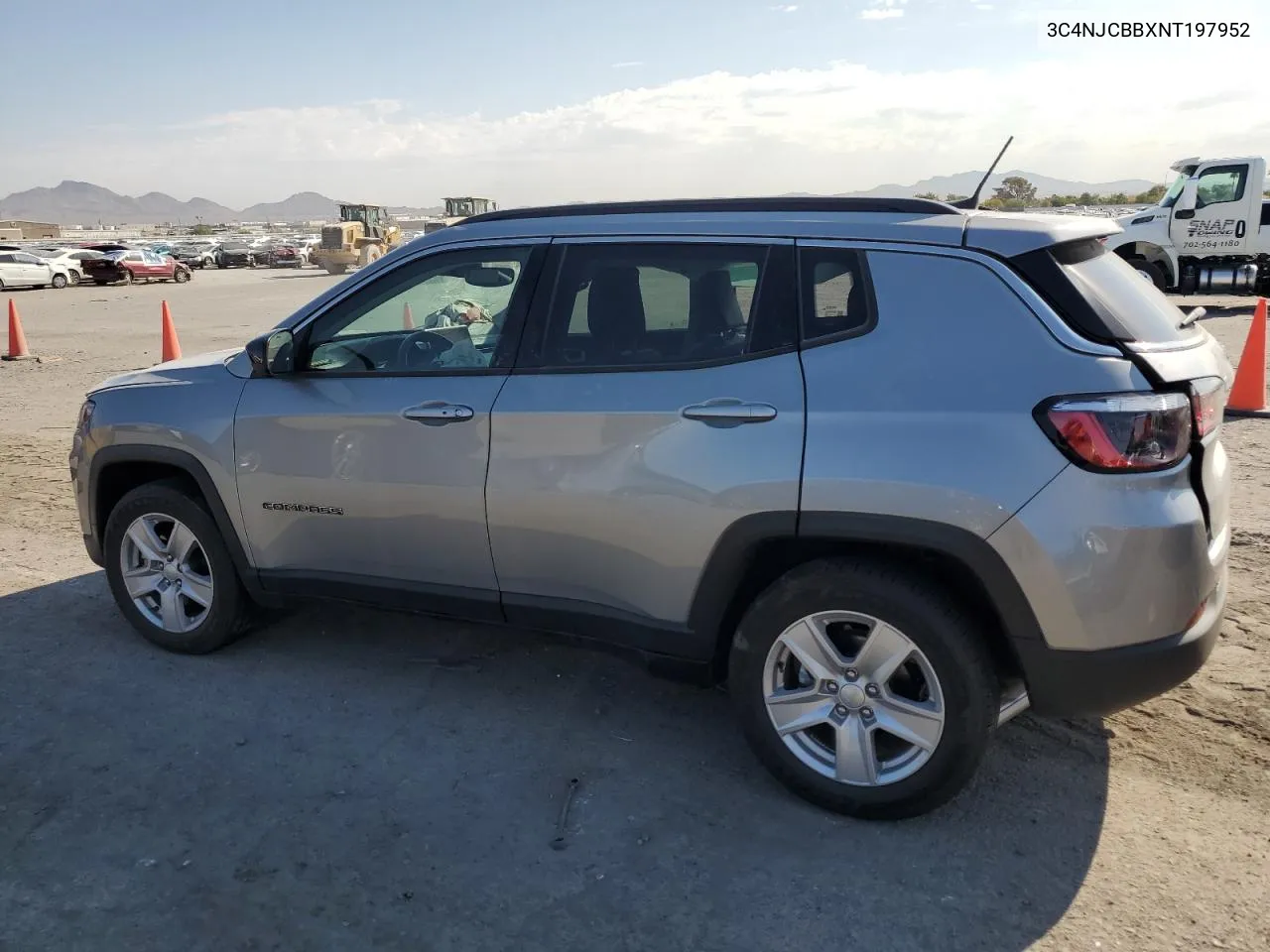 2022 Jeep Compass Latitude VIN: 3C4NJCBBXNT197952 Lot: 70848004