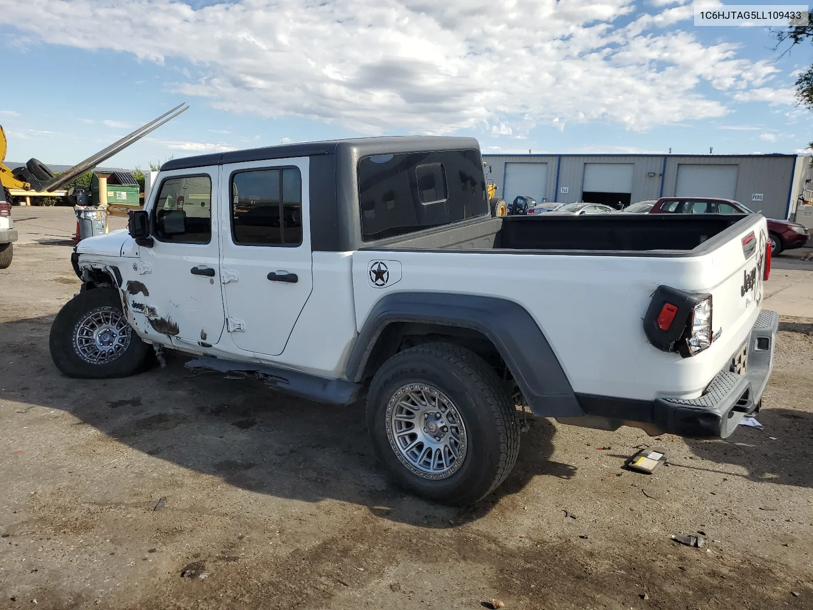 2020 Jeep Gladiator Sport VIN: 1C6HJTAG5LL109433 Lot: 61518394