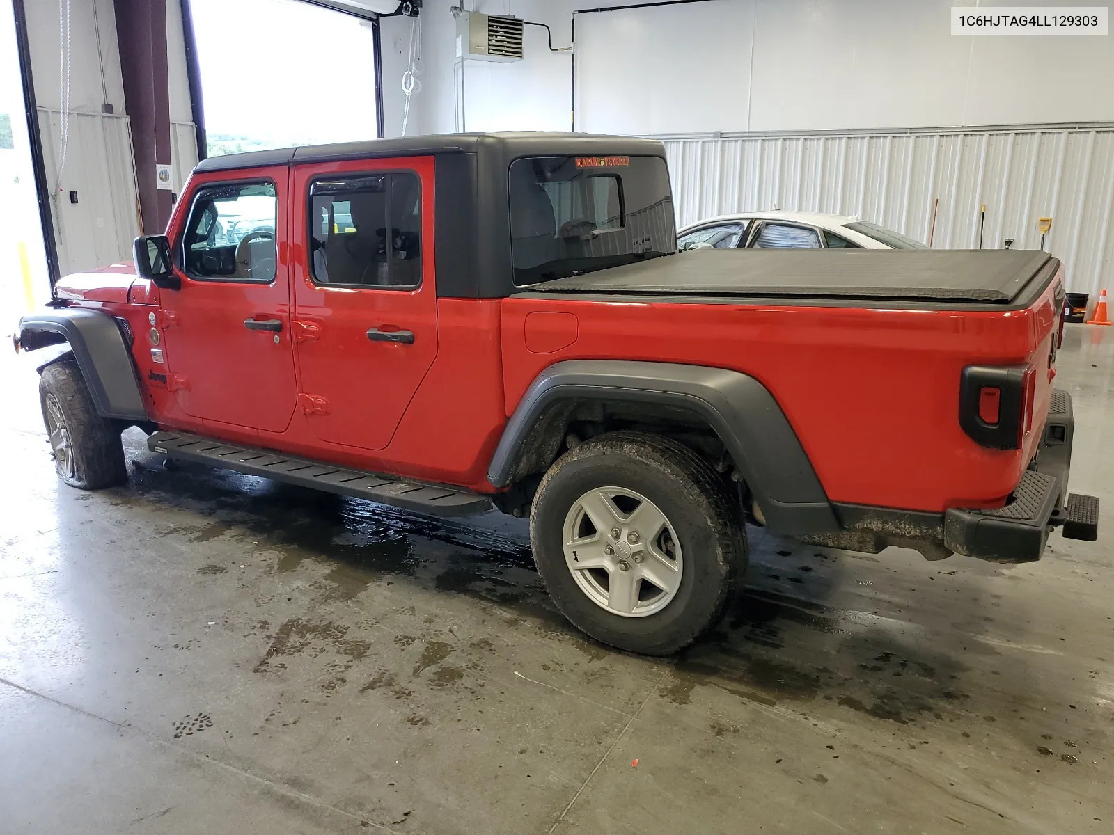 2020 Jeep Gladiator Sport VIN: 1C6HJTAG4LL129303 Lot: 63979694