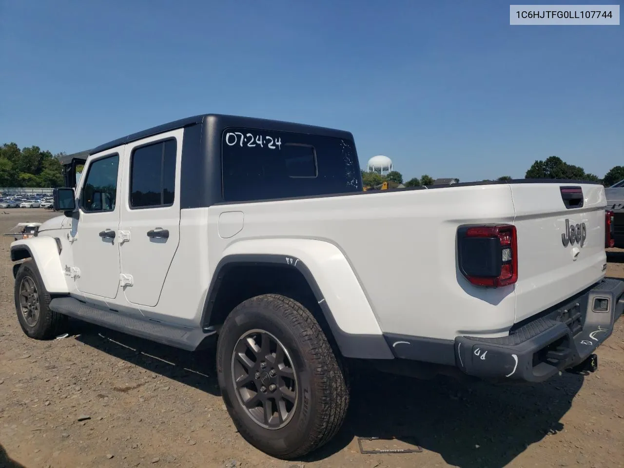 2020 Jeep Gladiator Overland VIN: 1C6HJTFG0LL107744 Lot: 68903804