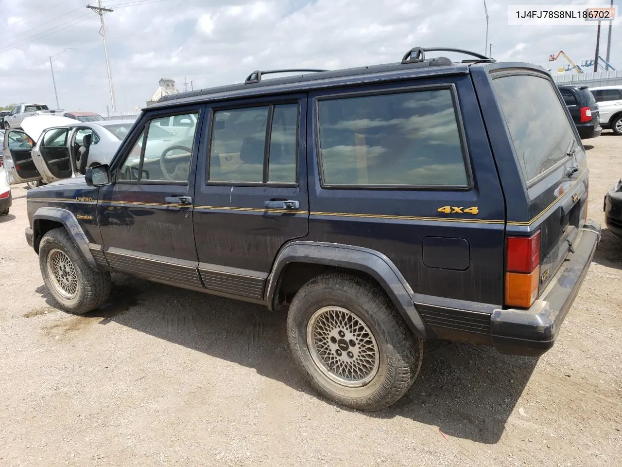 1992 Jeep Cherokee Limited VIN: 1J4FJ78S8NL186702 Lot: 63286784