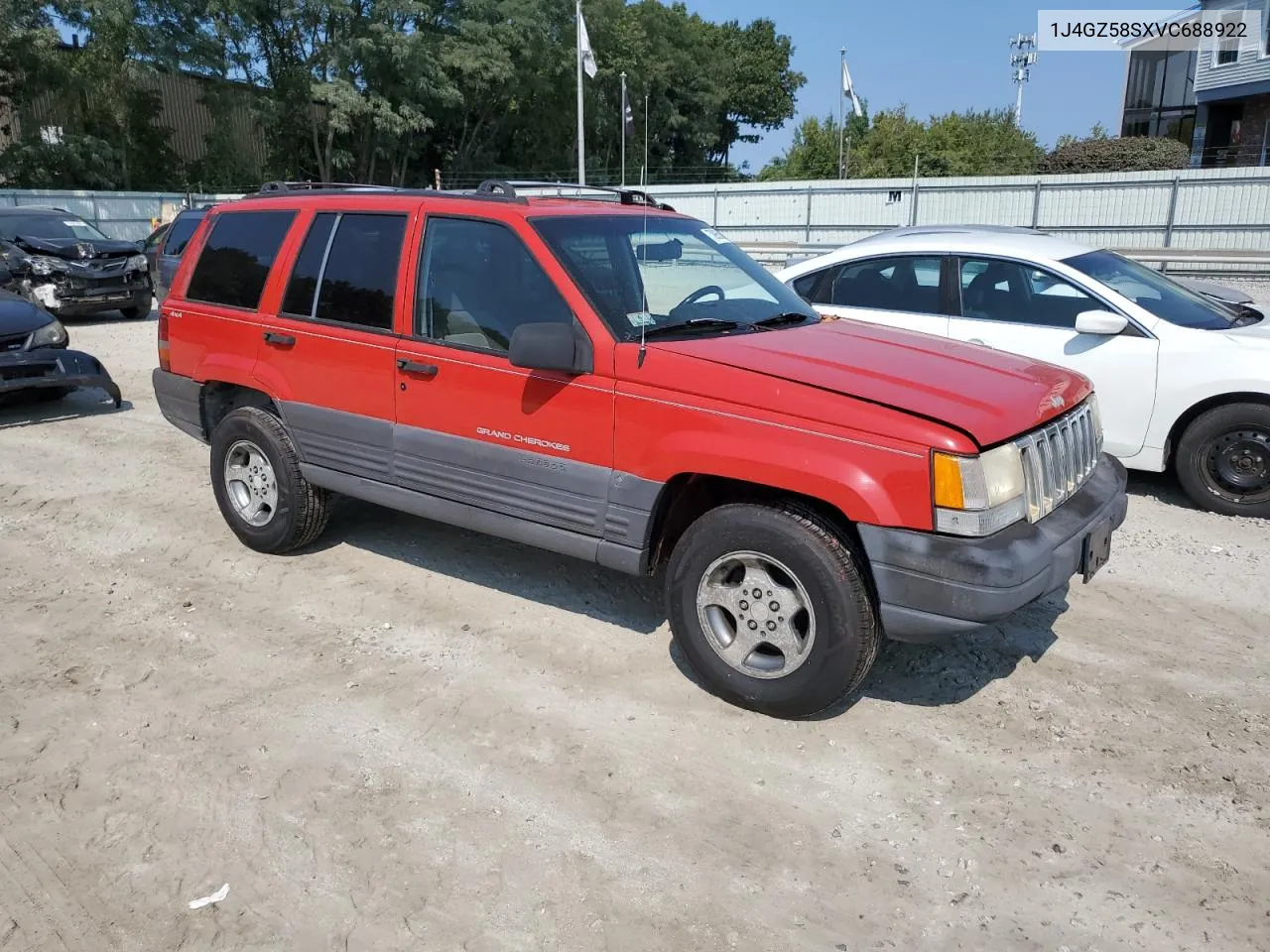 1997 Jeep Grand Cherokee Laredo VIN: 1J4GZ58SXVC688922 Lot: 70985004