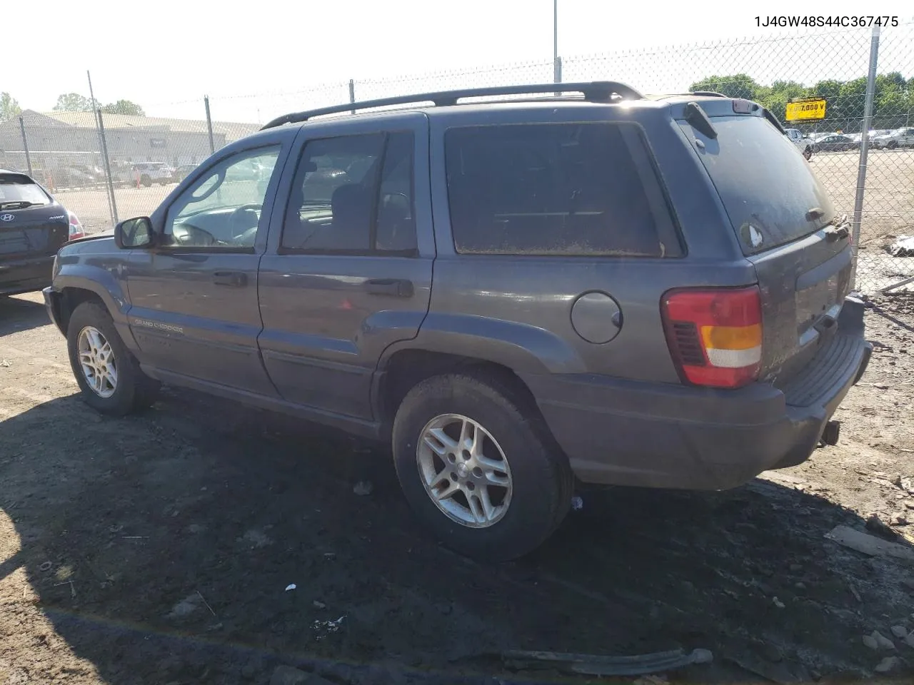 1J4GW48S44C367475 2004 Jeep Grand Cherokee Laredo