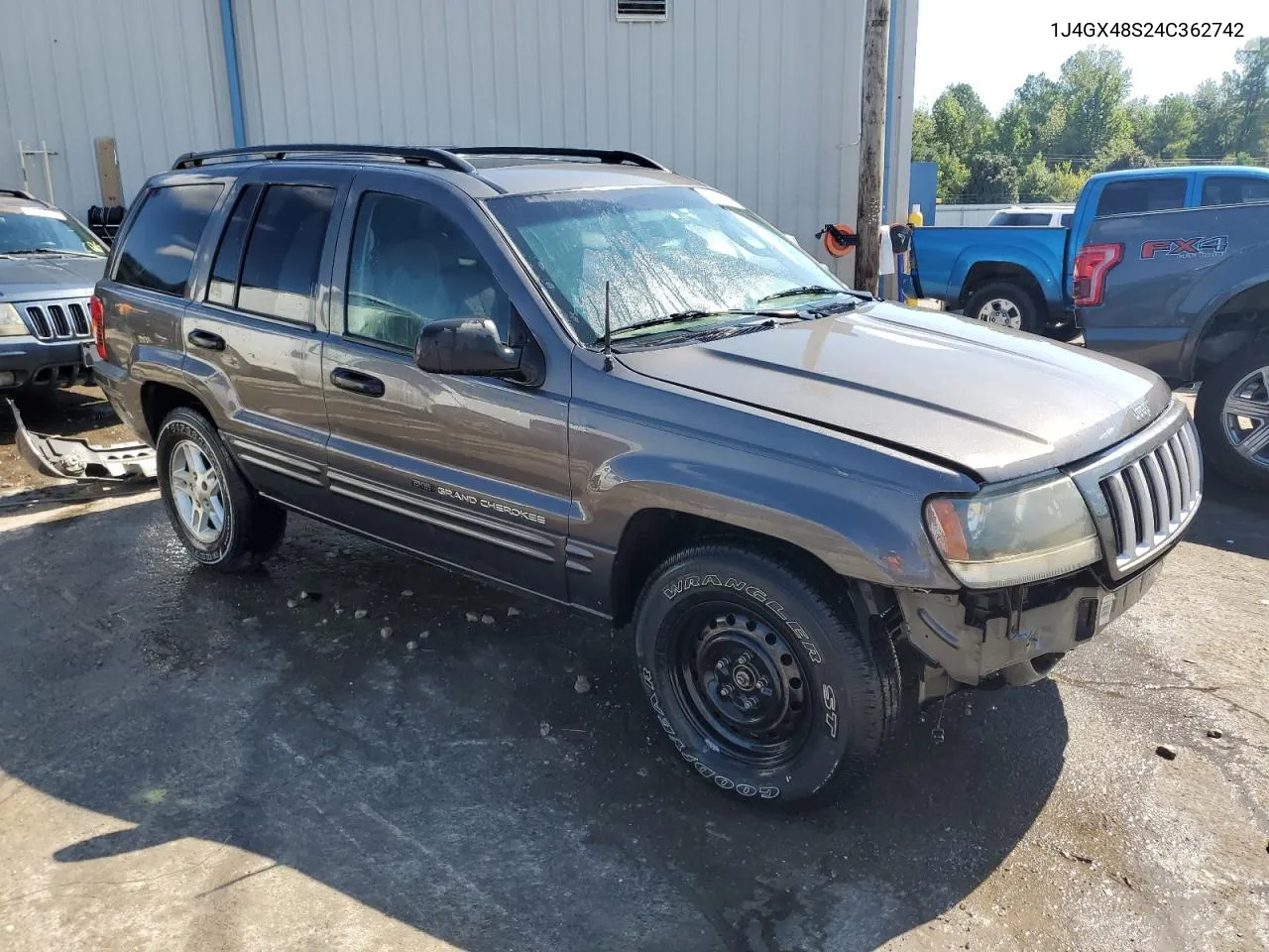 1J4GX48S24C362742 2004 Jeep Grand Cherokee Laredo