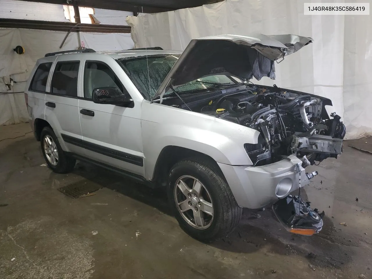 2005 Jeep Grand Cherokee Laredo VIN: 1J4GR48K35C586419 Lot: 68234864