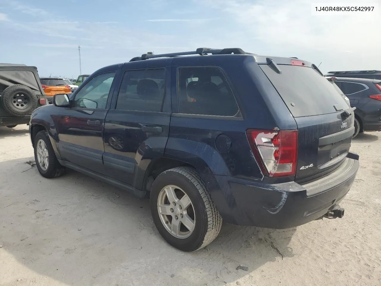 2005 Jeep Grand Cherokee Laredo VIN: 1J4GR48KX5C542997 Lot: 76551014