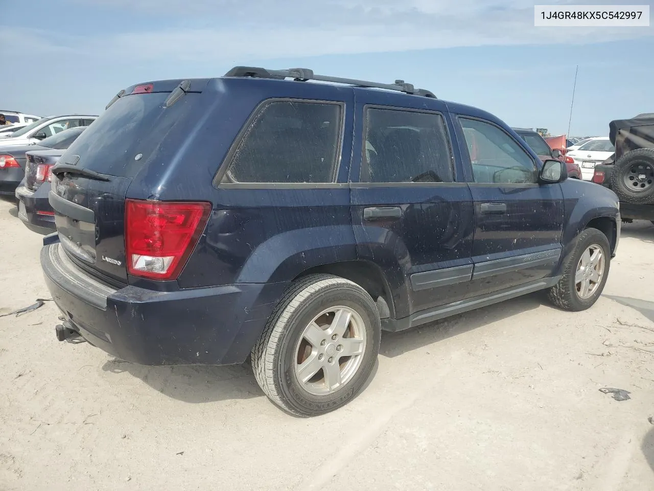 2005 Jeep Grand Cherokee Laredo VIN: 1J4GR48KX5C542997 Lot: 76551014