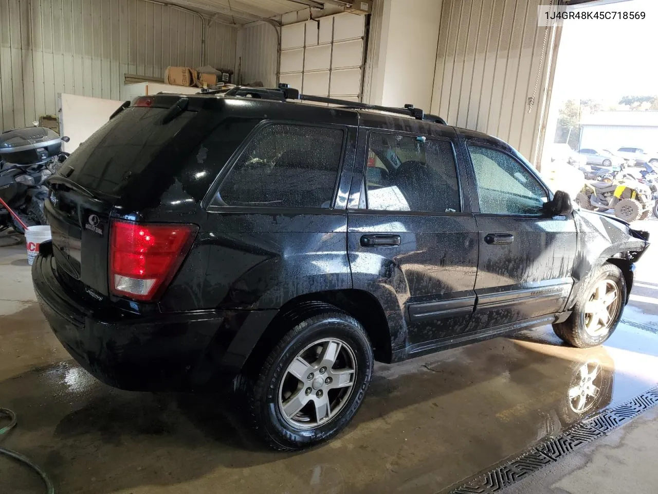 2005 Jeep Grand Cherokee Laredo VIN: 1J4GR48K45C718569 Lot: 76571914