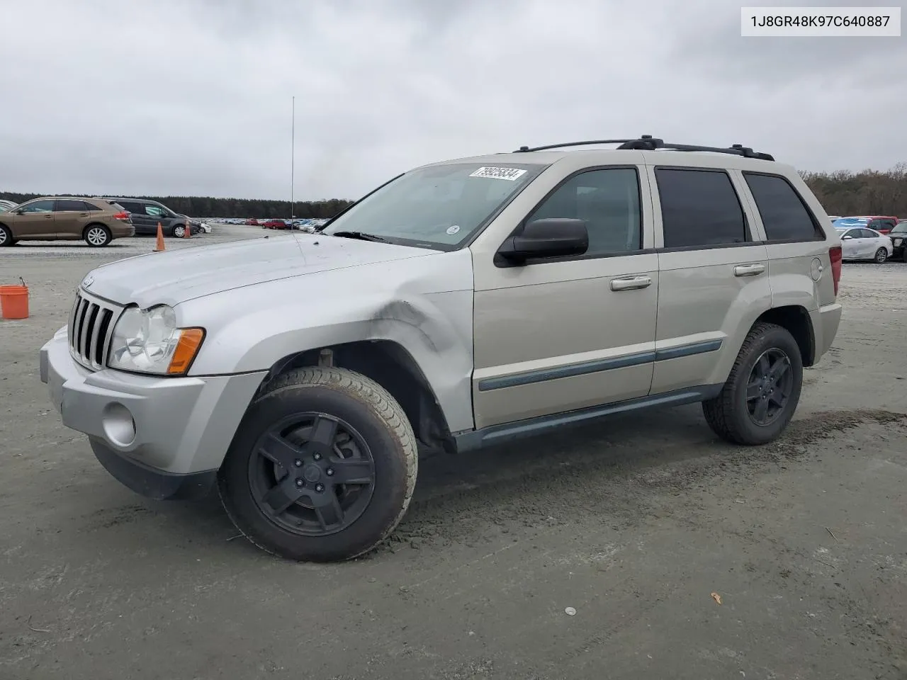 2007 Jeep Grand Cherokee Laredo VIN: 1J8GR48K97C640887 Lot: 79925834