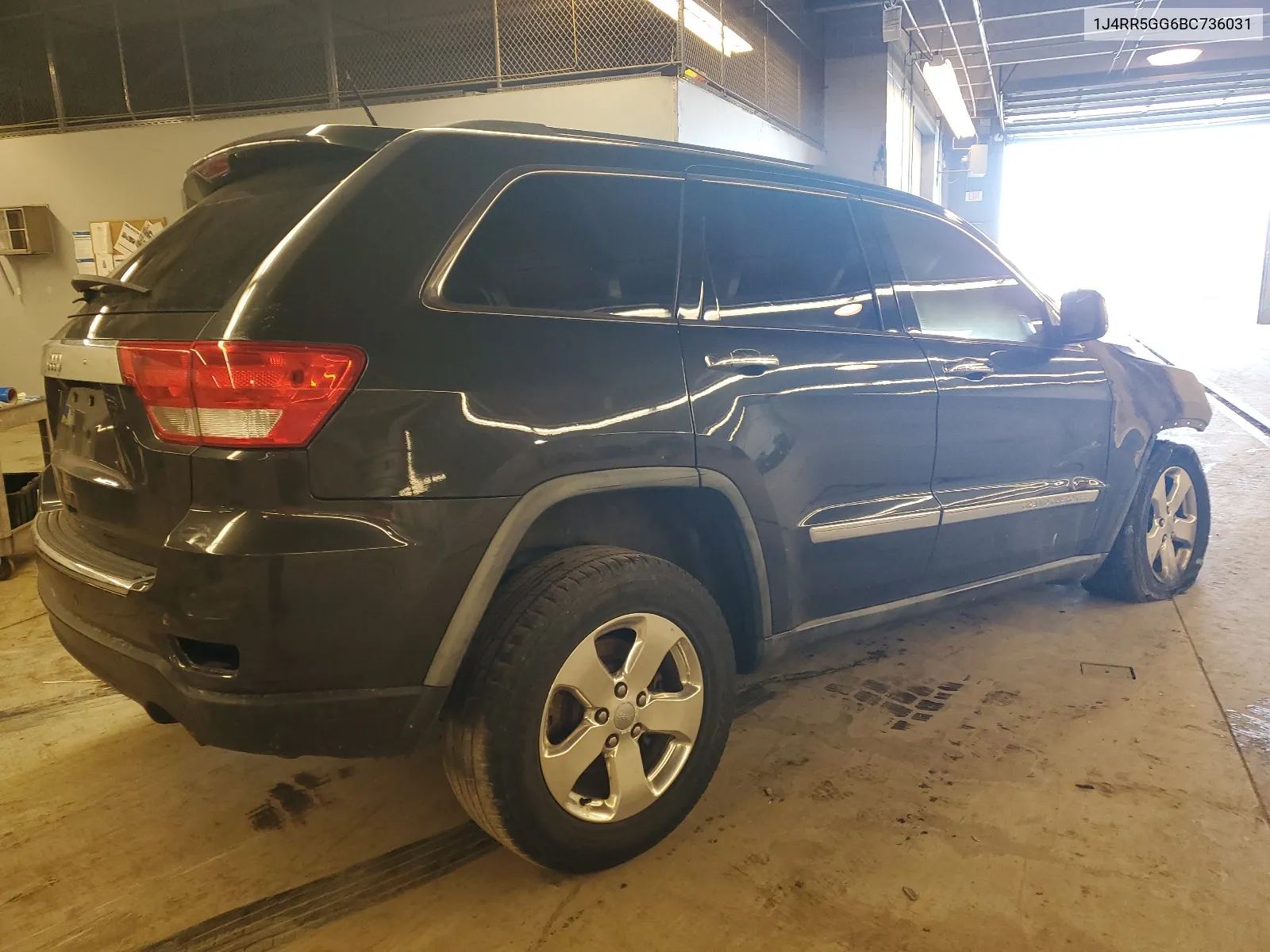 1J4RR5GG6BC736031 2011 Jeep Grand Cherokee Limited