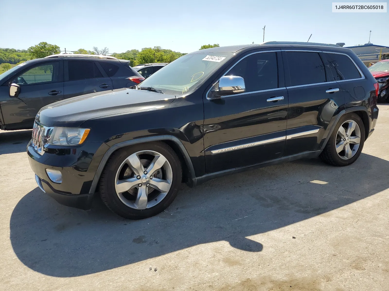 1J4RR6GT2BC605018 2011 Jeep Grand Cherokee Overland