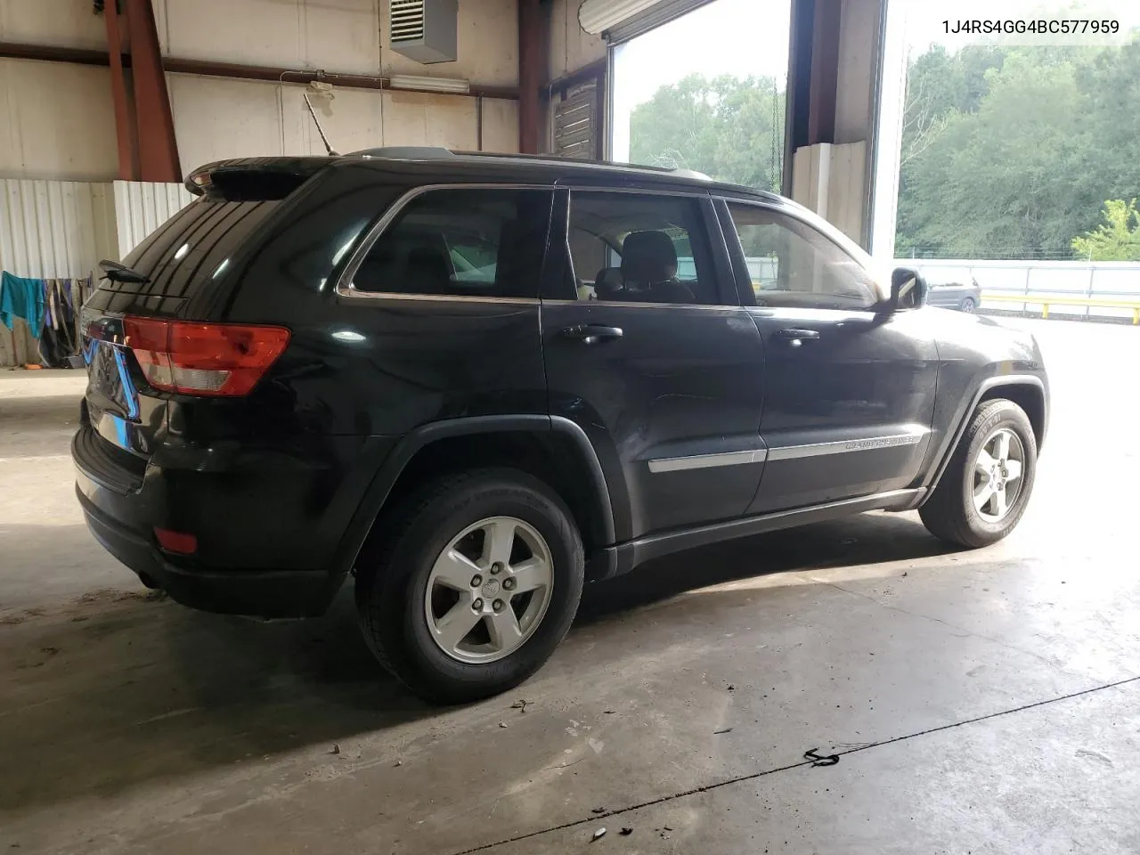 1J4RS4GG4BC577959 2011 Jeep Grand Cherokee Laredo