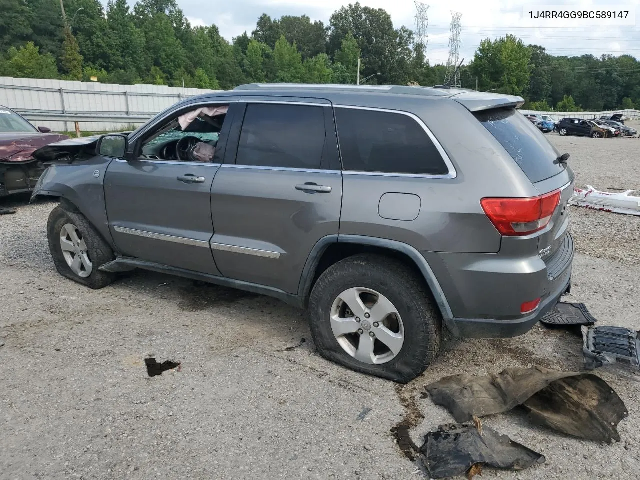 1J4RR4GG9BC589147 2011 Jeep Grand Cherokee Laredo