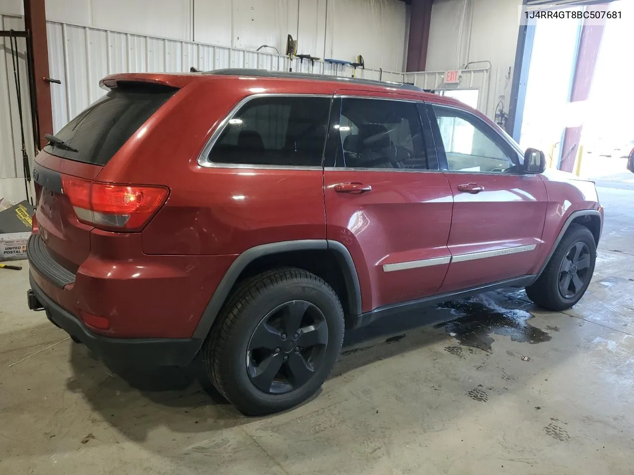 1J4RR4GT8BC507681 2011 Jeep Grand Cherokee Laredo