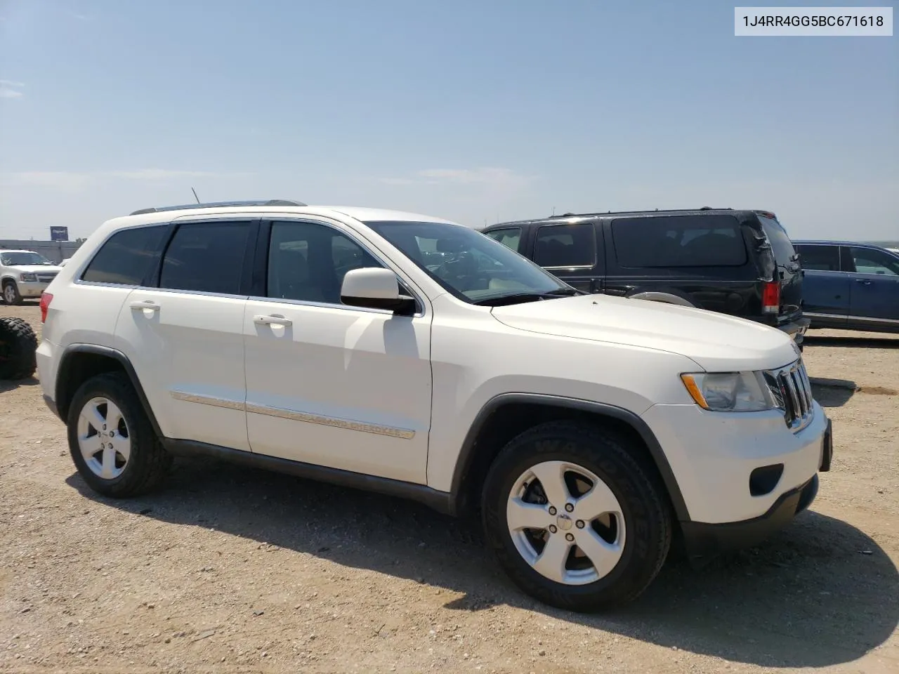 2011 Jeep Grand Cherokee Laredo VIN: 1J4RR4GG5BC671618 Lot: 66152504