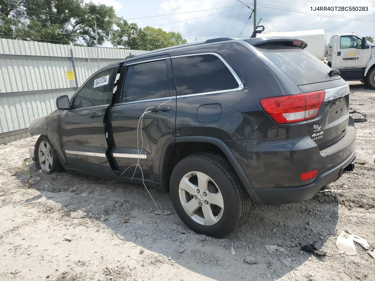 1J4RR4GT2BC550283 2011 Jeep Grand Cherokee Laredo