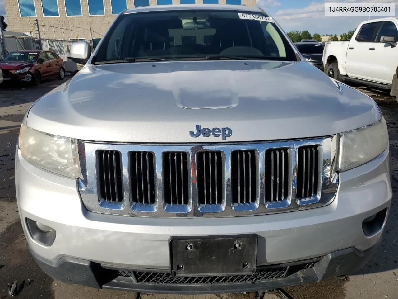 1J4RR4GG9BC705401 2011 Jeep Grand Cherokee Laredo