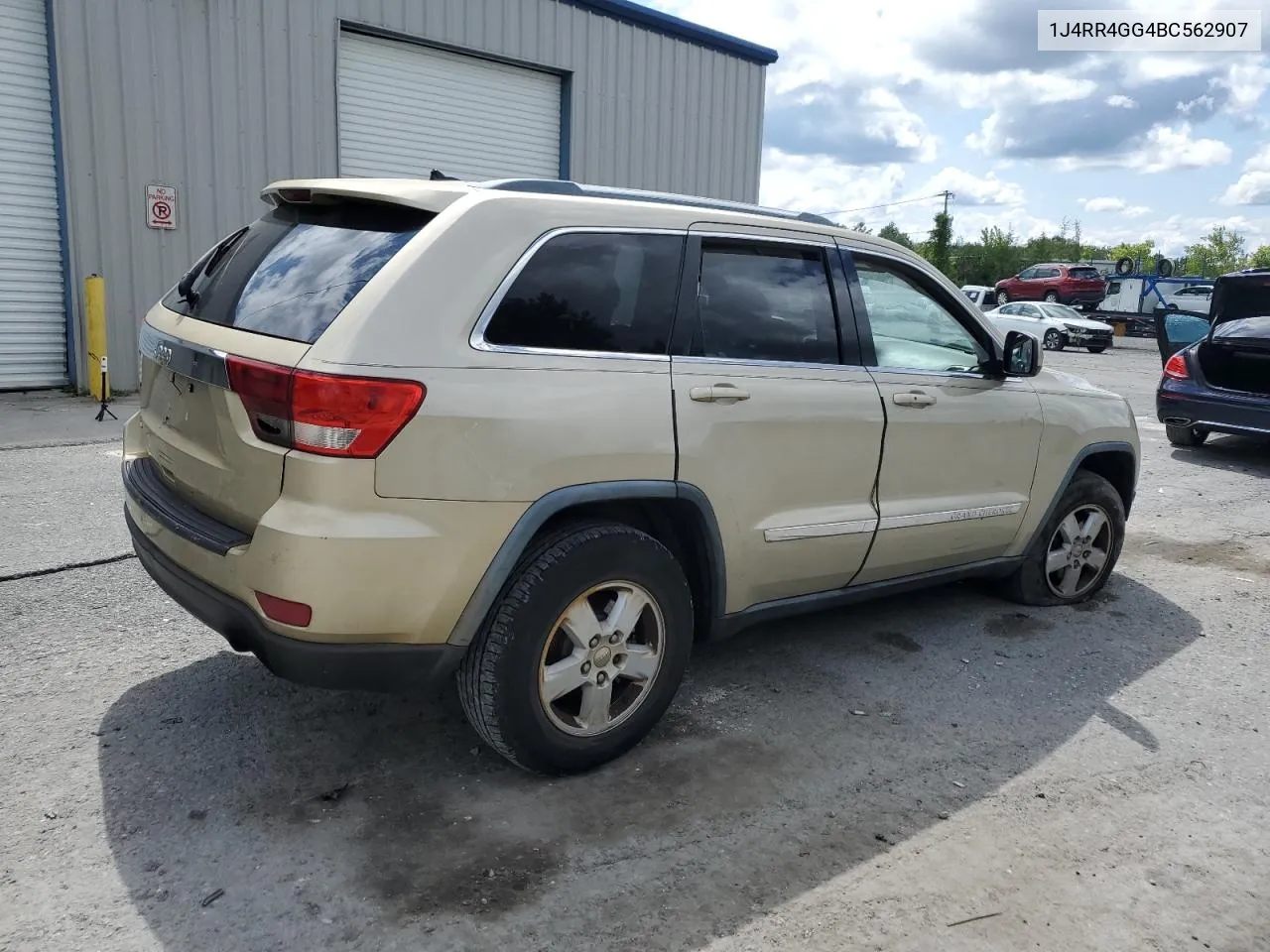 2011 Jeep Grand Cherokee Laredo VIN: 1J4RR4GG4BC562907 Lot: 68099594