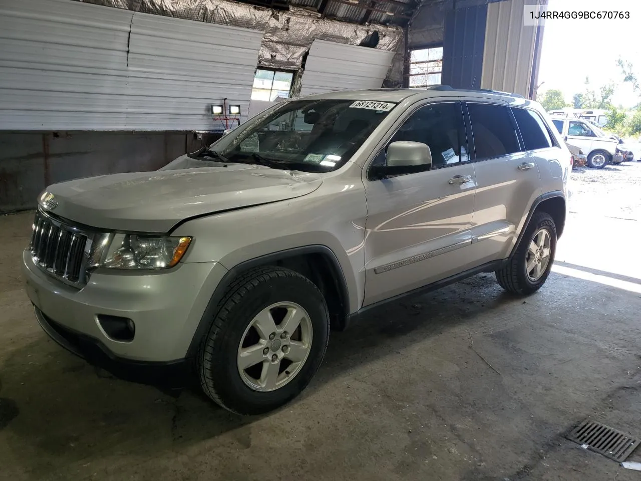 2011 Jeep Grand Cherokee Laredo VIN: 1J4RR4GG9BC670763 Lot: 68121314