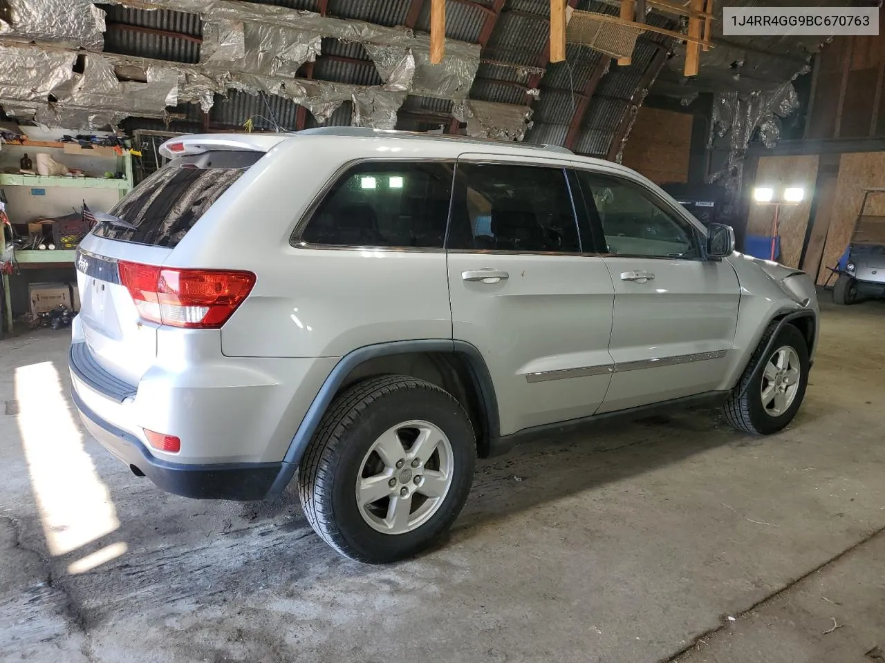 2011 Jeep Grand Cherokee Laredo VIN: 1J4RR4GG9BC670763 Lot: 68121314