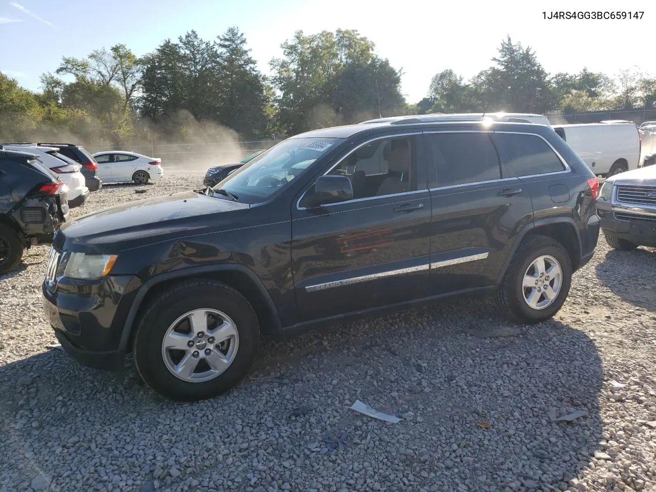 1J4RS4GG3BC659147 2011 Jeep Grand Cherokee Laredo